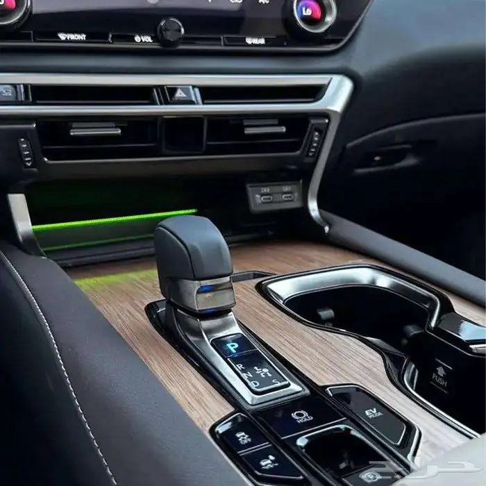 لكزس RX 350 BH 2025 لدى شركة عبدالمجيد الخضر 11