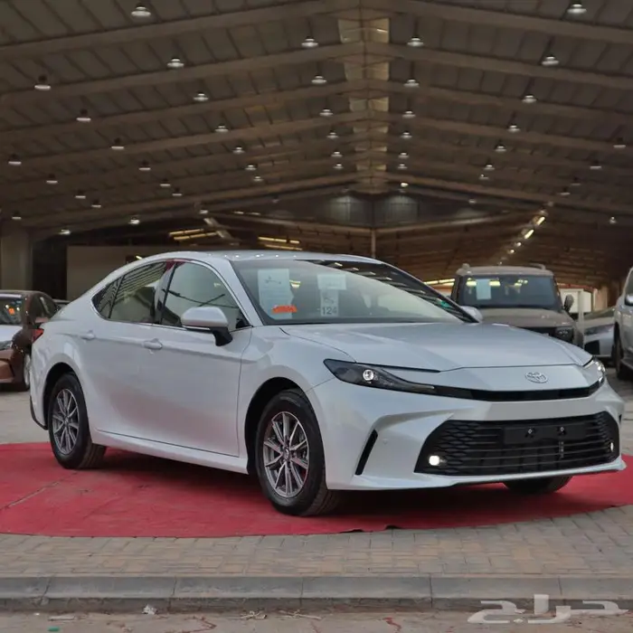 تويوتا كامرى ستاندر E 2025 بنزين 4
