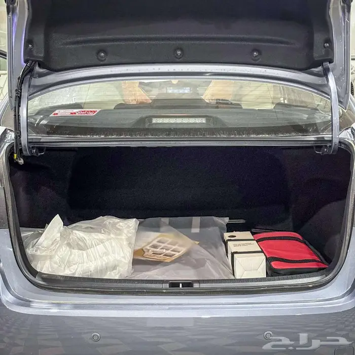 تويوتا كورولا استاندر XLE 2025 كاش وبنوك 3