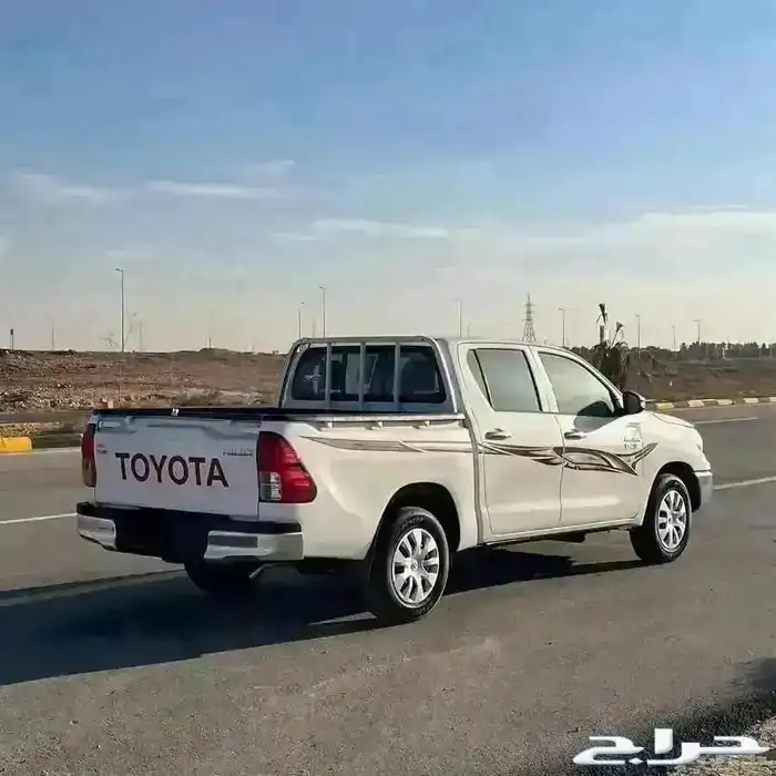 تويوتا هايلوكس 2025 2