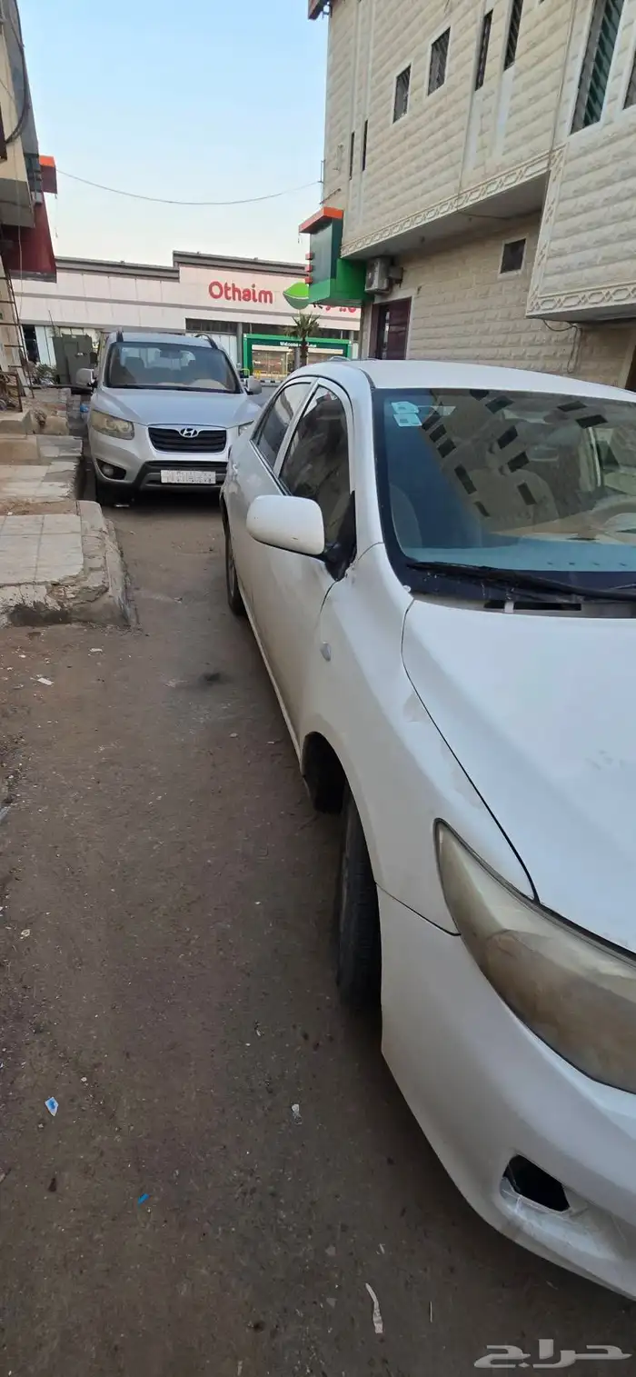 تويوتا كورولا 2013 جير عادي البيع مستعجل ممشى 300 وعليها 2