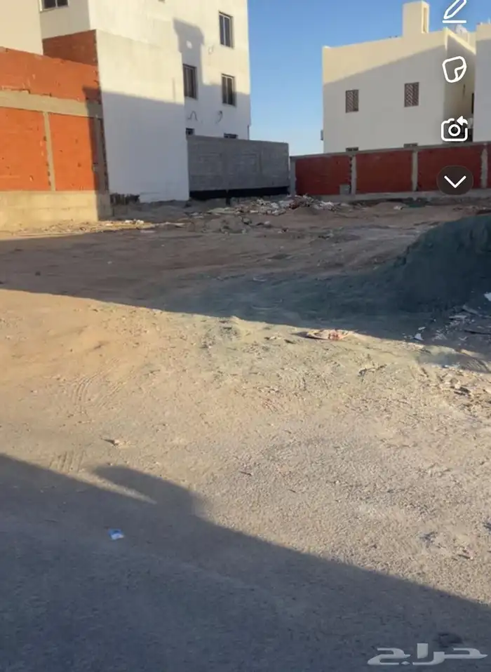 نصف ارض سكنيه حي الصفوه شمال جده 1