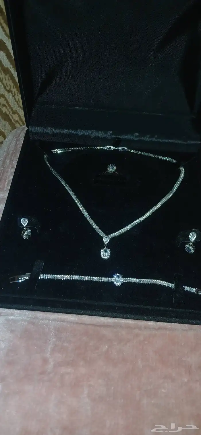 طقم مجوهرات مرصع ب الزريكون 1