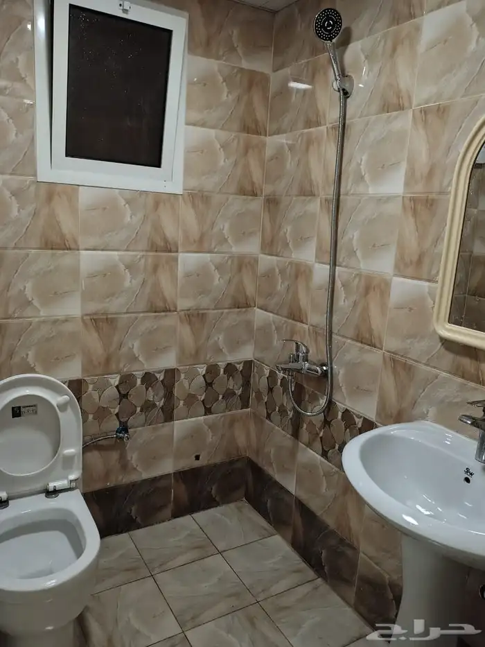 للبيع شقة مجددة دبلكس دورين بالراكة الشمالية 2