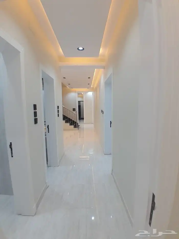 للبيع روف علوي مع ملحق تشطيبات فاخره بحي الطلح 16