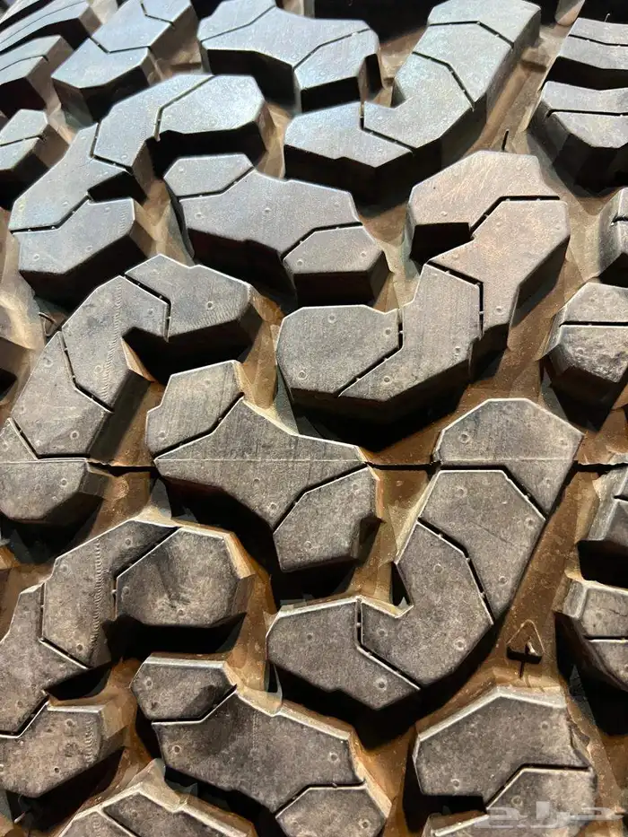 جنوط ميثود خمسه مسمار اصلي مع كفرات نص حجري مقاس 17 31