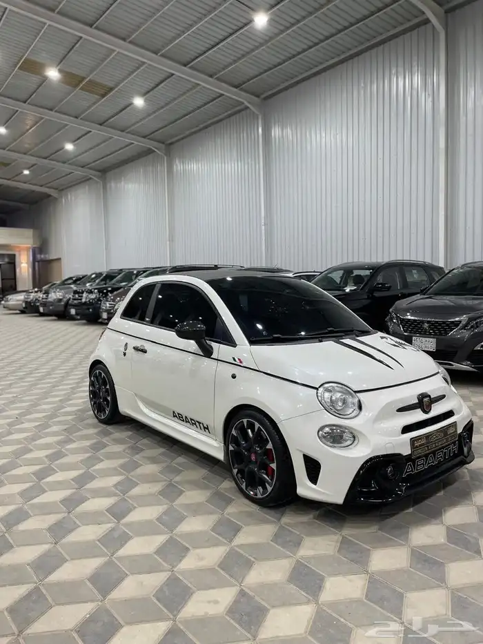 سياره رياضيه صغيره Abarth 595 Competizione 1