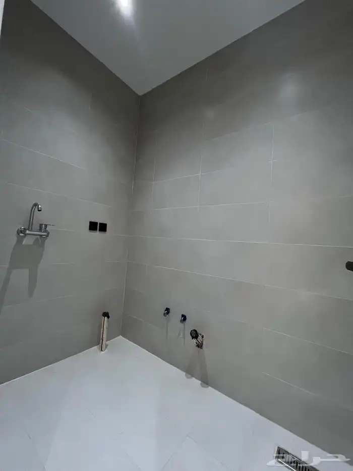 للبيع دور مستقل فى خميس مشيط على مساحه أرض500متر بسعر 700الف 7