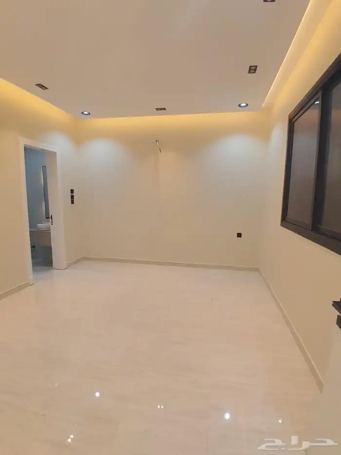 للبيع روف علوي مع ملحق تشطيبات فاخره بحي الطلح 24