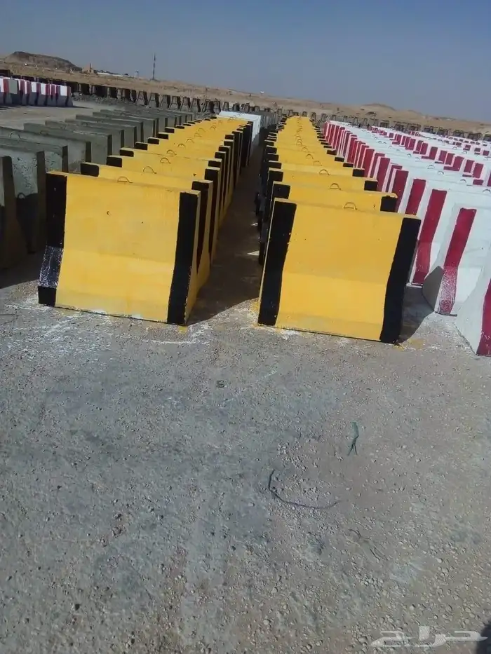 حواجز خرسانية نيوجرسي سفتي مصدات قواعد انارة حجر 1