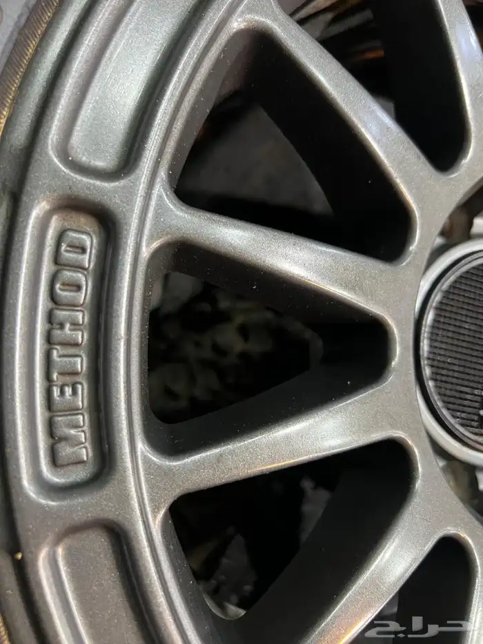 جنوط ميثود خمسه مسمار اصلي مع كفرات نص حجري مقاس 17 11