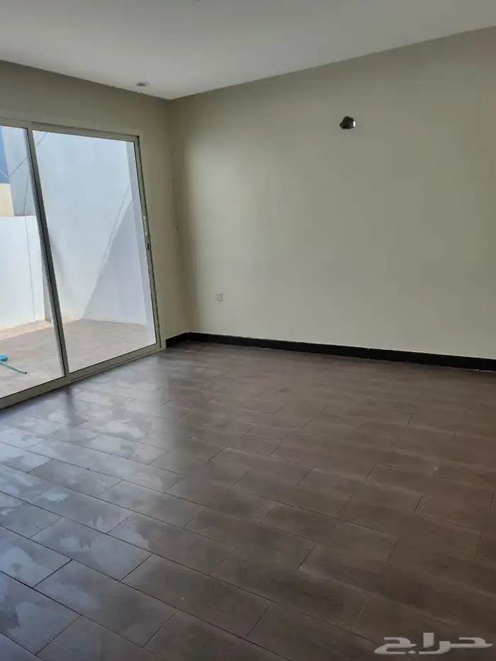 للبيع شقة مجددة دبلكس دورين بالراكة الشمالية 8