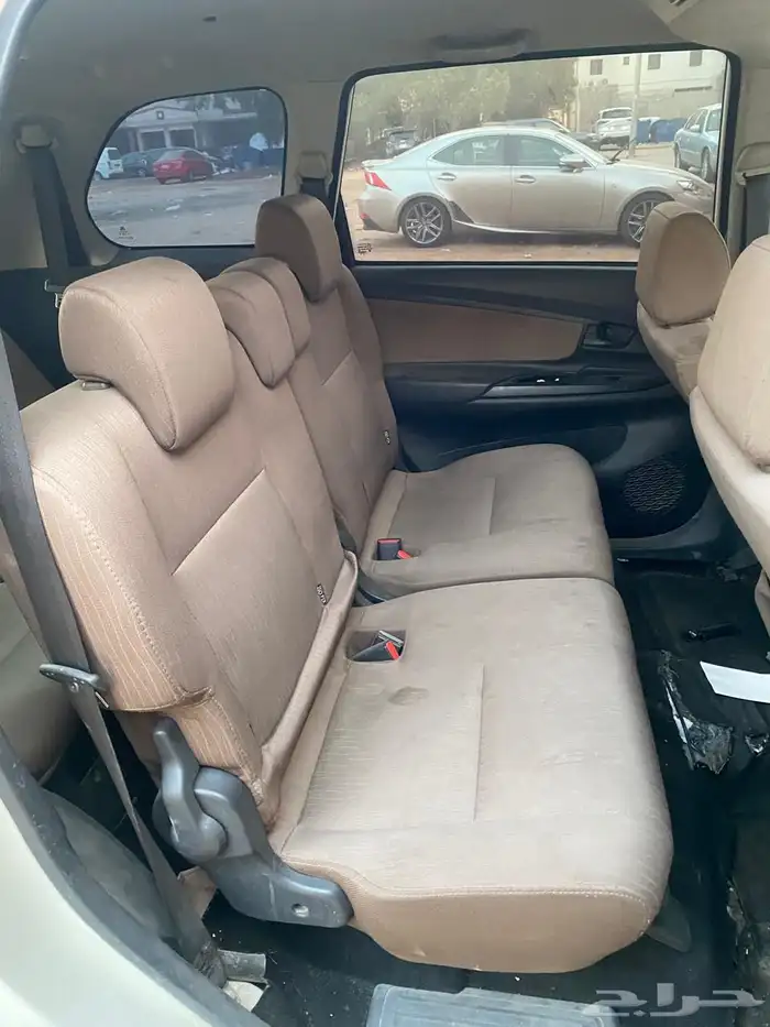 سيارة تويوتا افانزا 2016 5