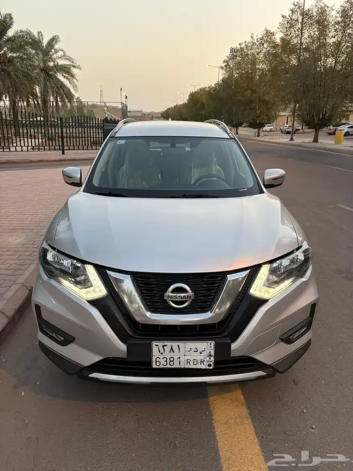 نيسان اكس تريل 8