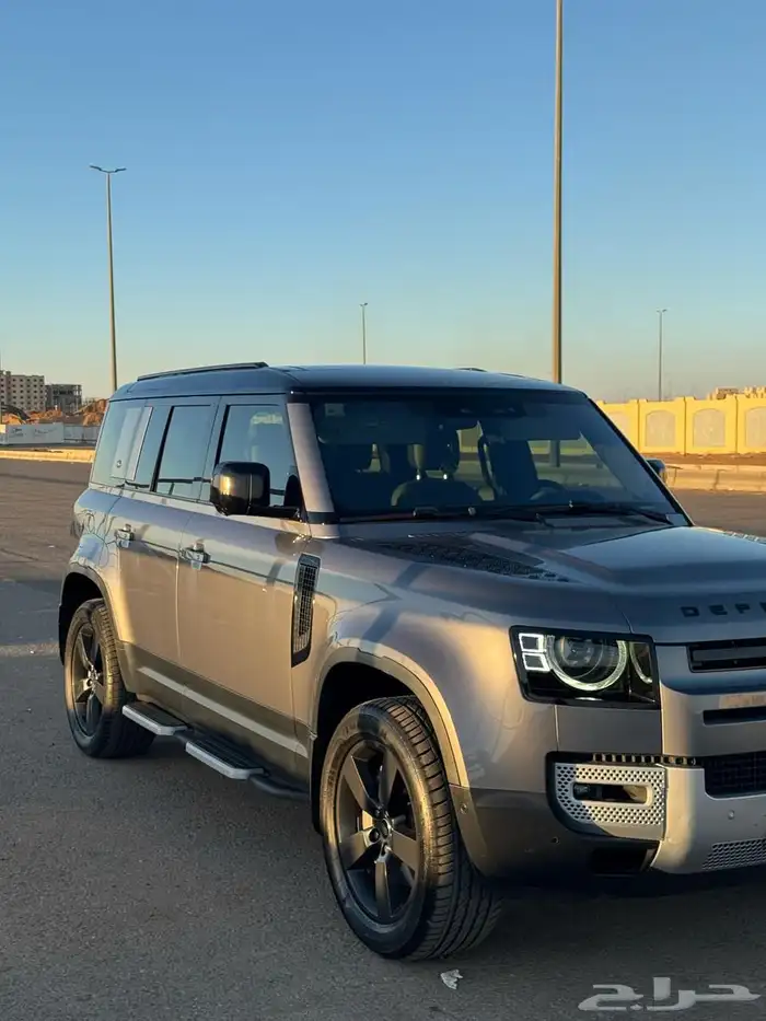 ديفندر 2022 10