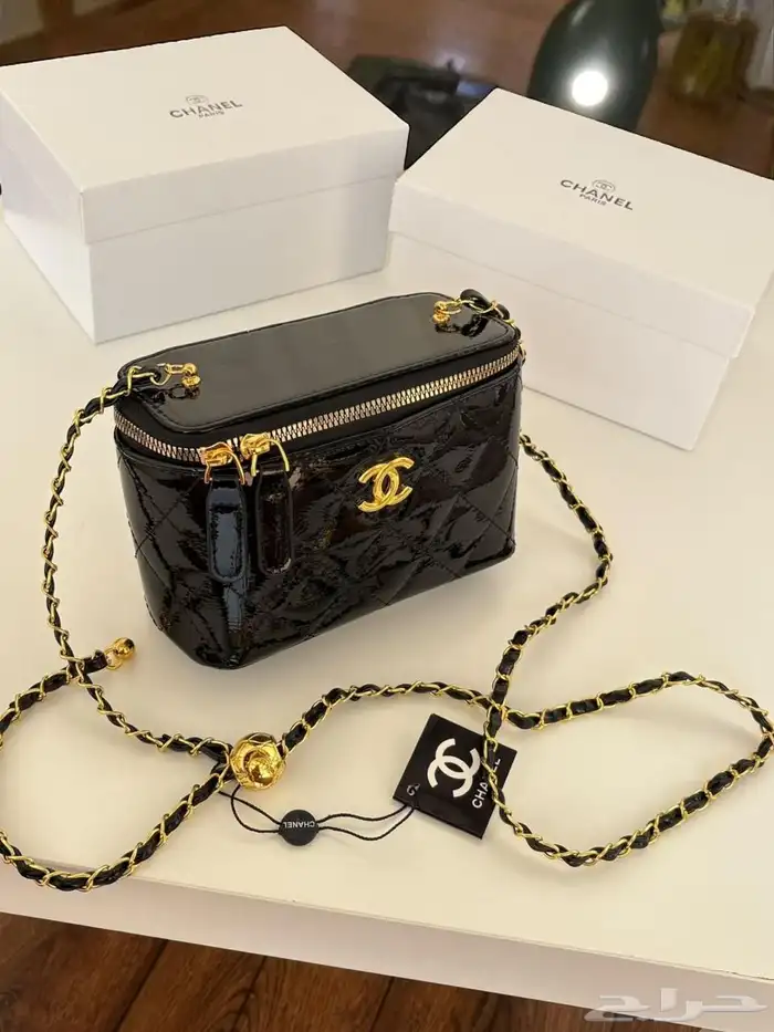 شنط شانيل أوميوميو درجه أولى مع ملحقات الماركه الوان جميله 5