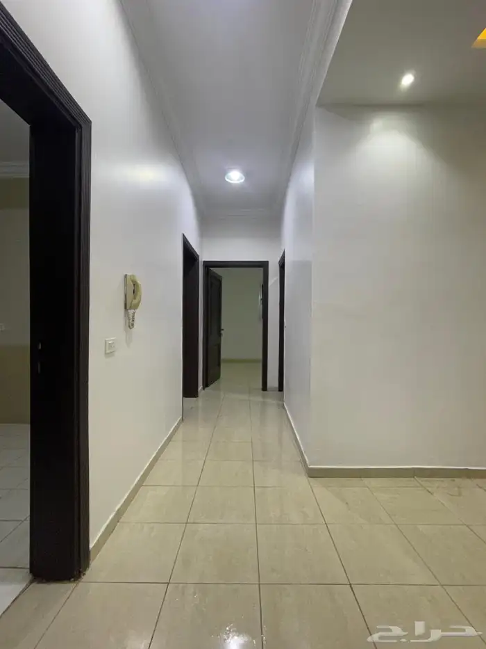 شقه للايجار 4 غرف في حي الجال 4