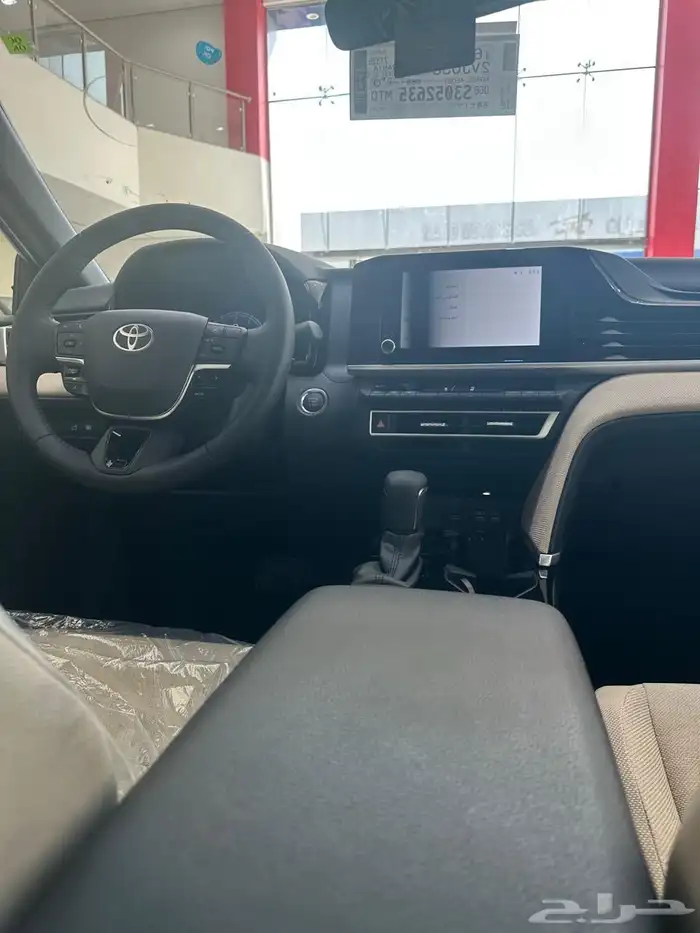 تويوتا كامري Le بنزين نص فل موديل 2025 كاش او تقسيط 5