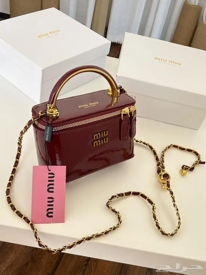 شنط شانيل أوميوميو درجه أولى مع ملحقات الماركه الوان جميله 10