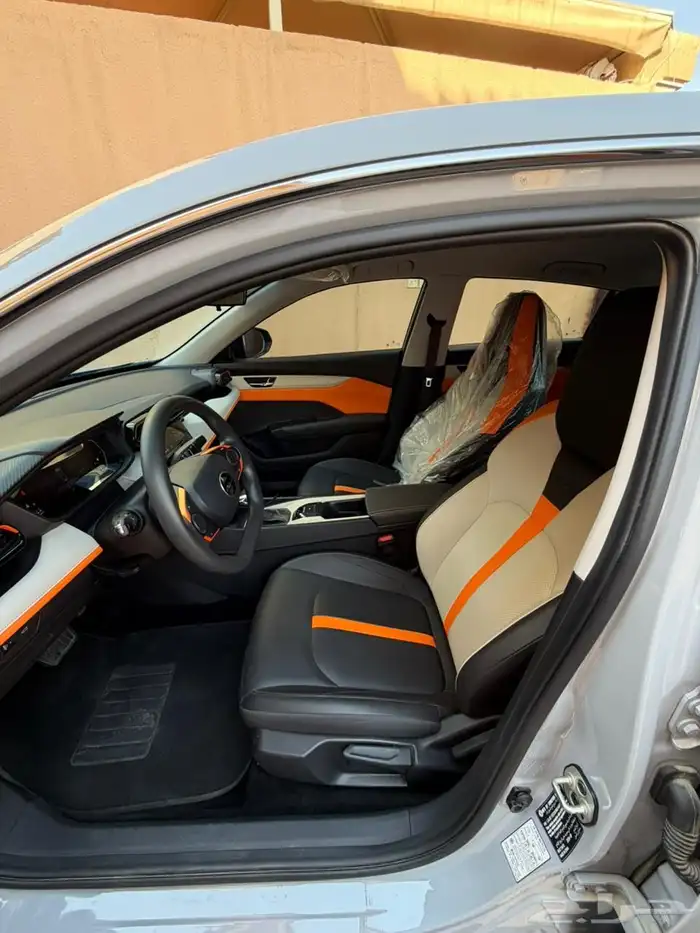 للبيع دونق فينق شاين E32 مديل 2025 10