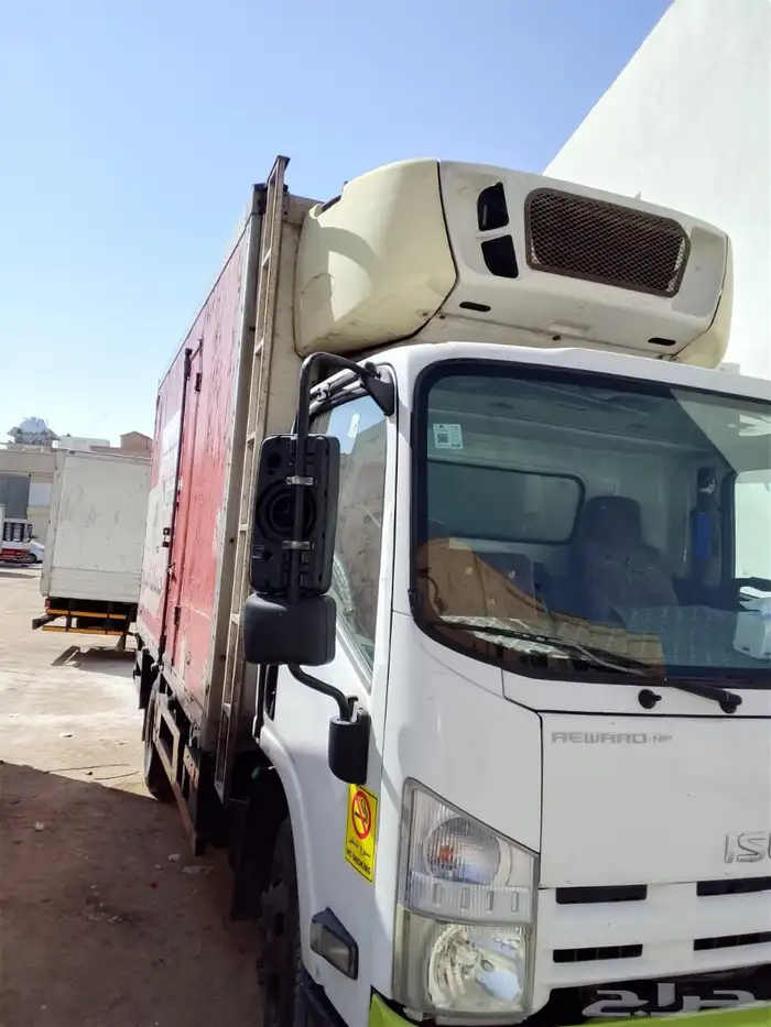 ايسوزو 2016 للايجار مع السائق 0