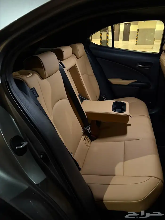 لكزس UX300 2024 ( عداد 5 الاف فقط ) 6