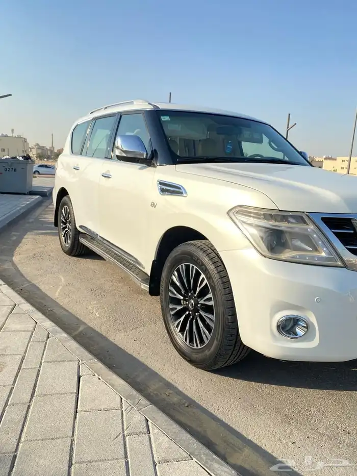 نيسان باترول 2010 LE فل كامل 6