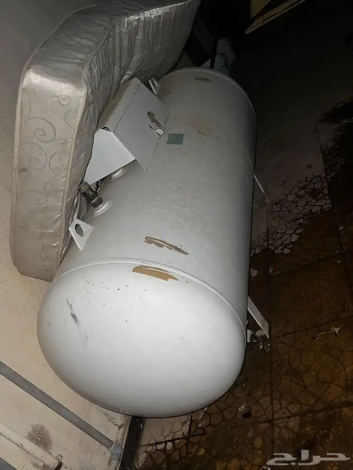 معدات مطاعم مصعد خزان غاز 2 ثلاجه تبريد مكيفات 0