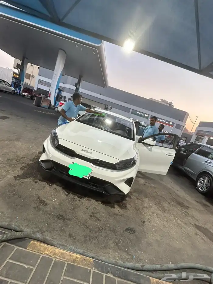 كيا سيراتو 2024 ستاندر 4