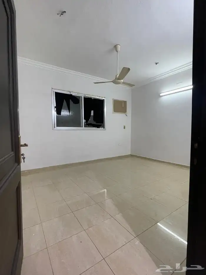 شقه للايجار 4 غرف في حي الجال 6