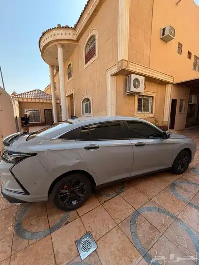 للبيع دونق فينق شاين E32 مديل 2025 index