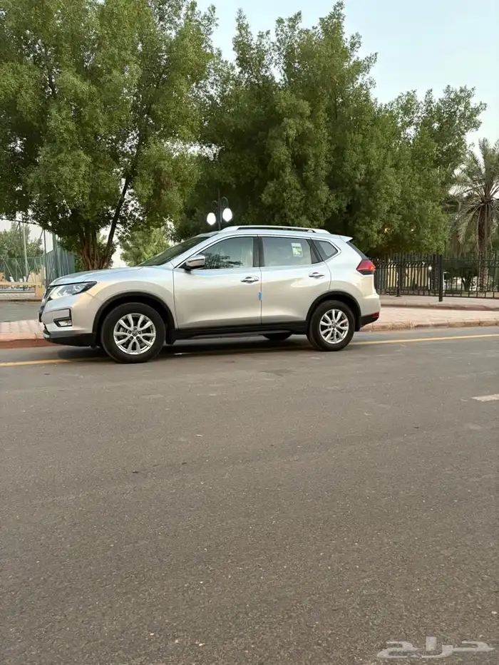 نيسان اكس تريل 11