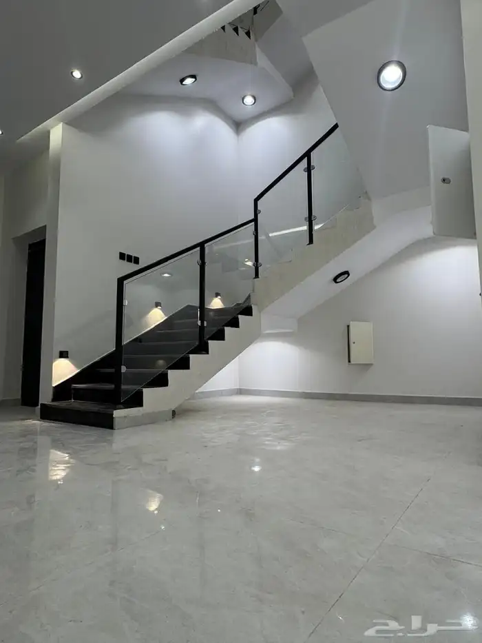 فله للبيع تصميم نيو كلاسيك موقع مميز 10