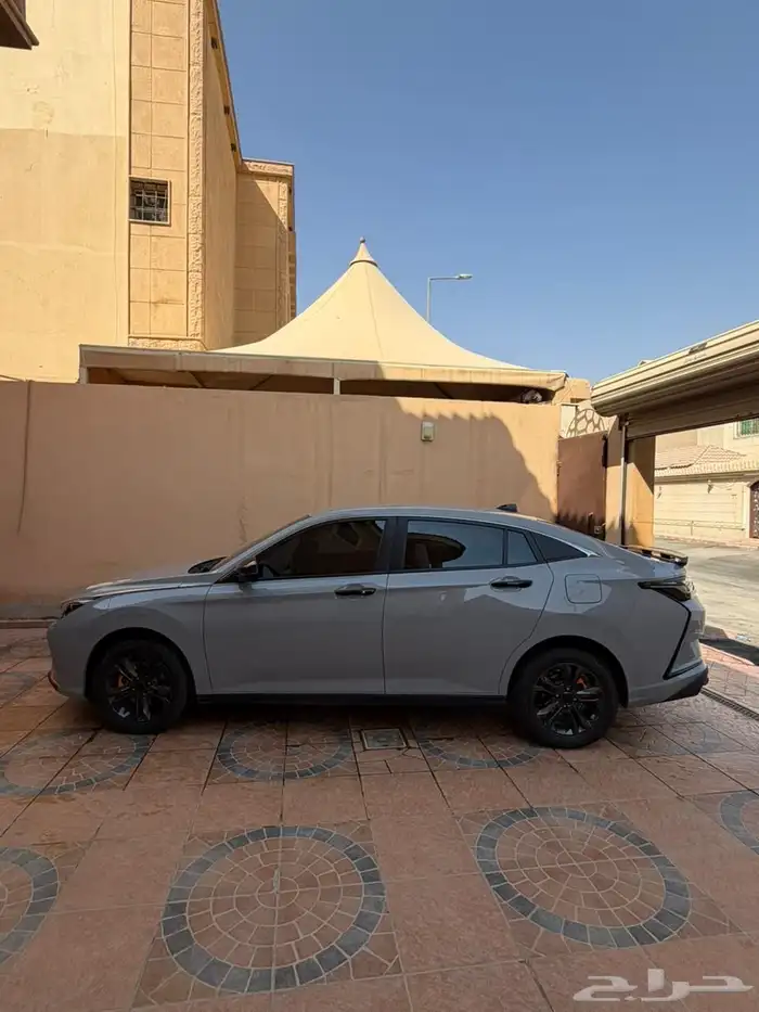 للبيع دونق فينق شاين E32 مديل 2025 2