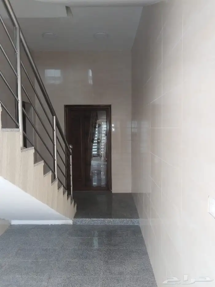 للبيع عماره ركنيه سكنيه في مدينة الأحساء حي الصفاء 11