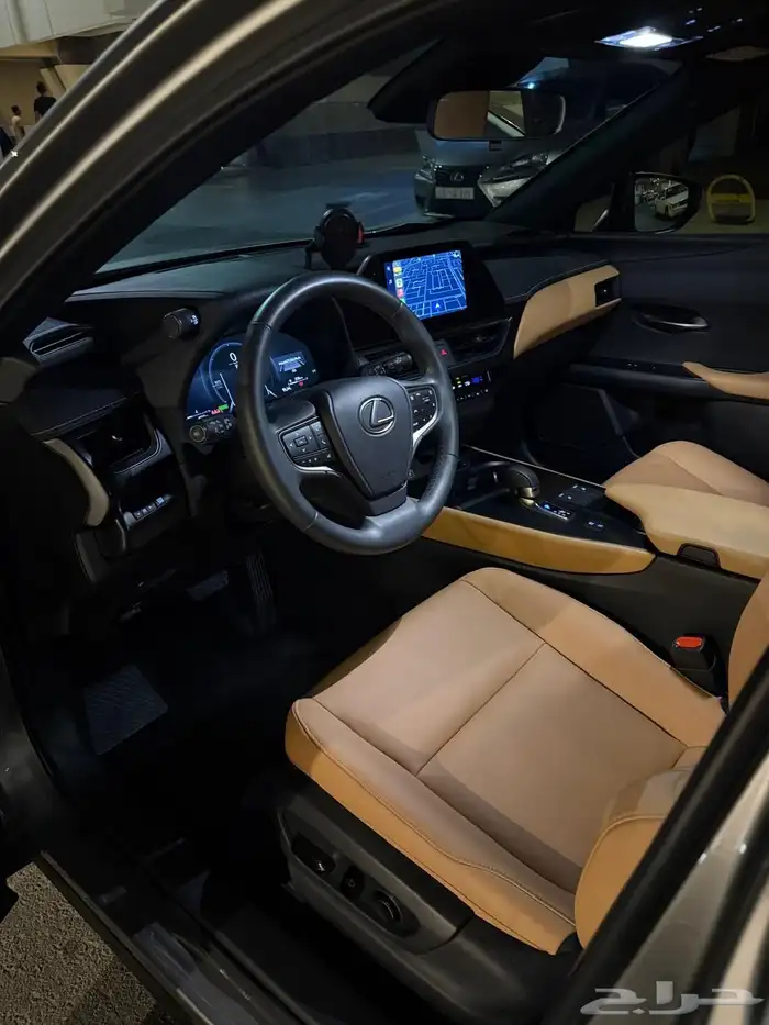 لكزس UX300 2024 ( عداد 5 الاف فقط ) 10