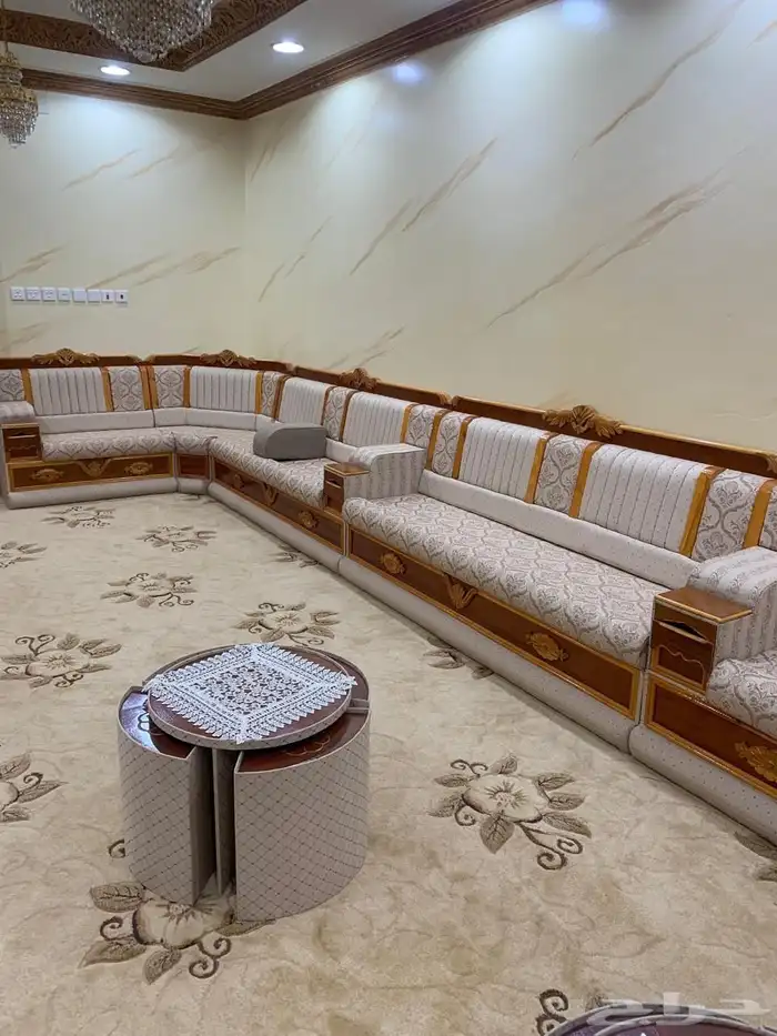 كنب نظيف جدا  وشغل ممتاز مقاس 8  4 مع الفرشه وثلاث ستاير وطاو 2