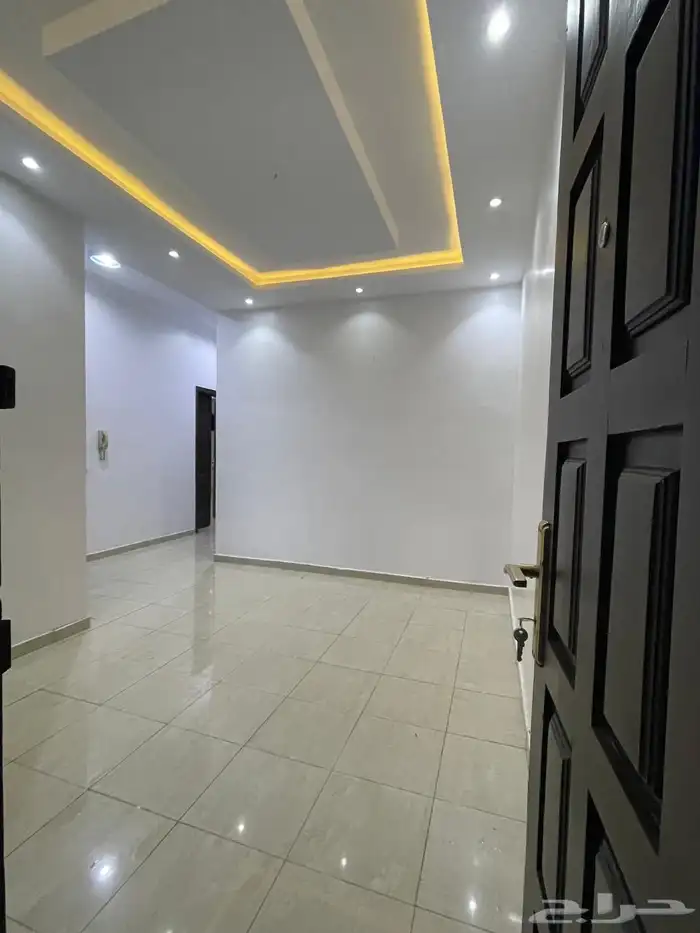 شقه للايجار 4 غرف في حي الجال 3