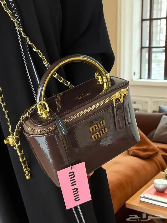 شنط شانيل أوميوميو درجه أولى مع ملحقات الماركه الوان جميله 11