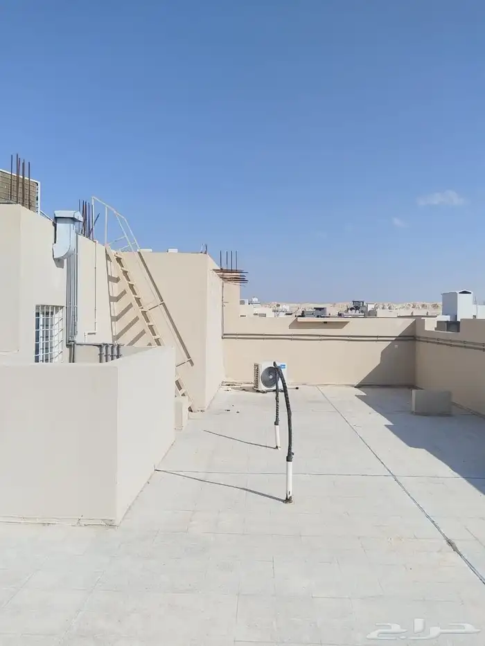 للبيع عماره ركنيه سكنيه في مدينة الأحساء حي الصفاء 7