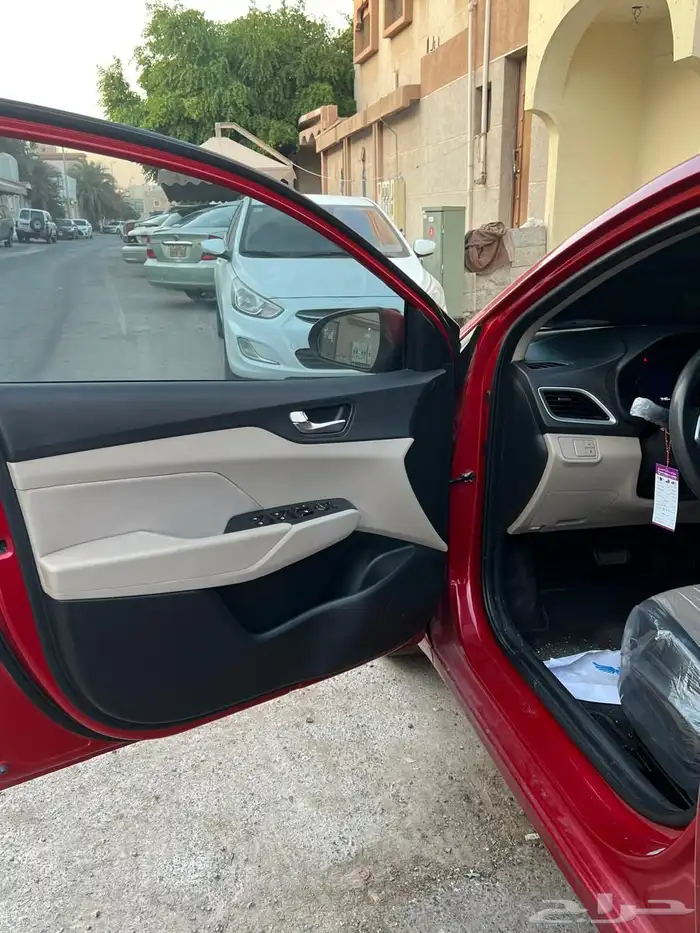 للبيع اكسنت 2021 4