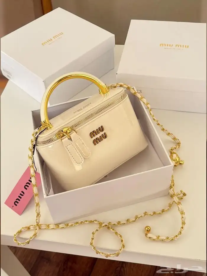 شنط شانيل أوميوميو درجه أولى مع ملحقات الماركه الوان جميله 14