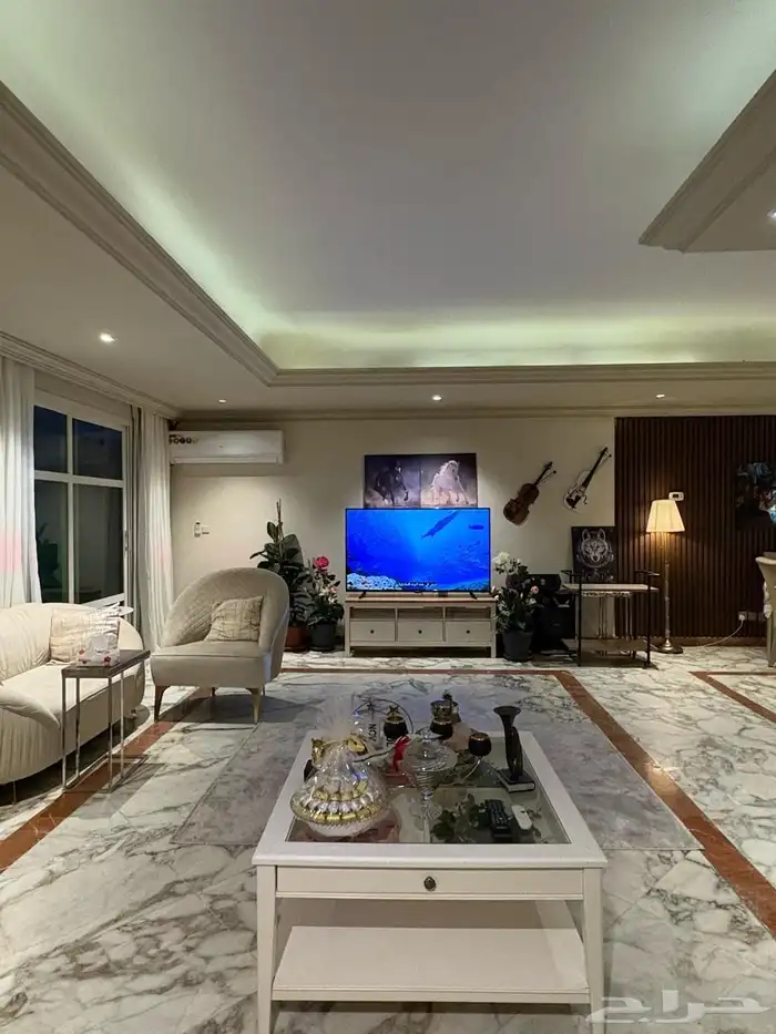 للايجار فيلا مؤثثة حي الشاطئ ويوجد غير مؤثثة 1