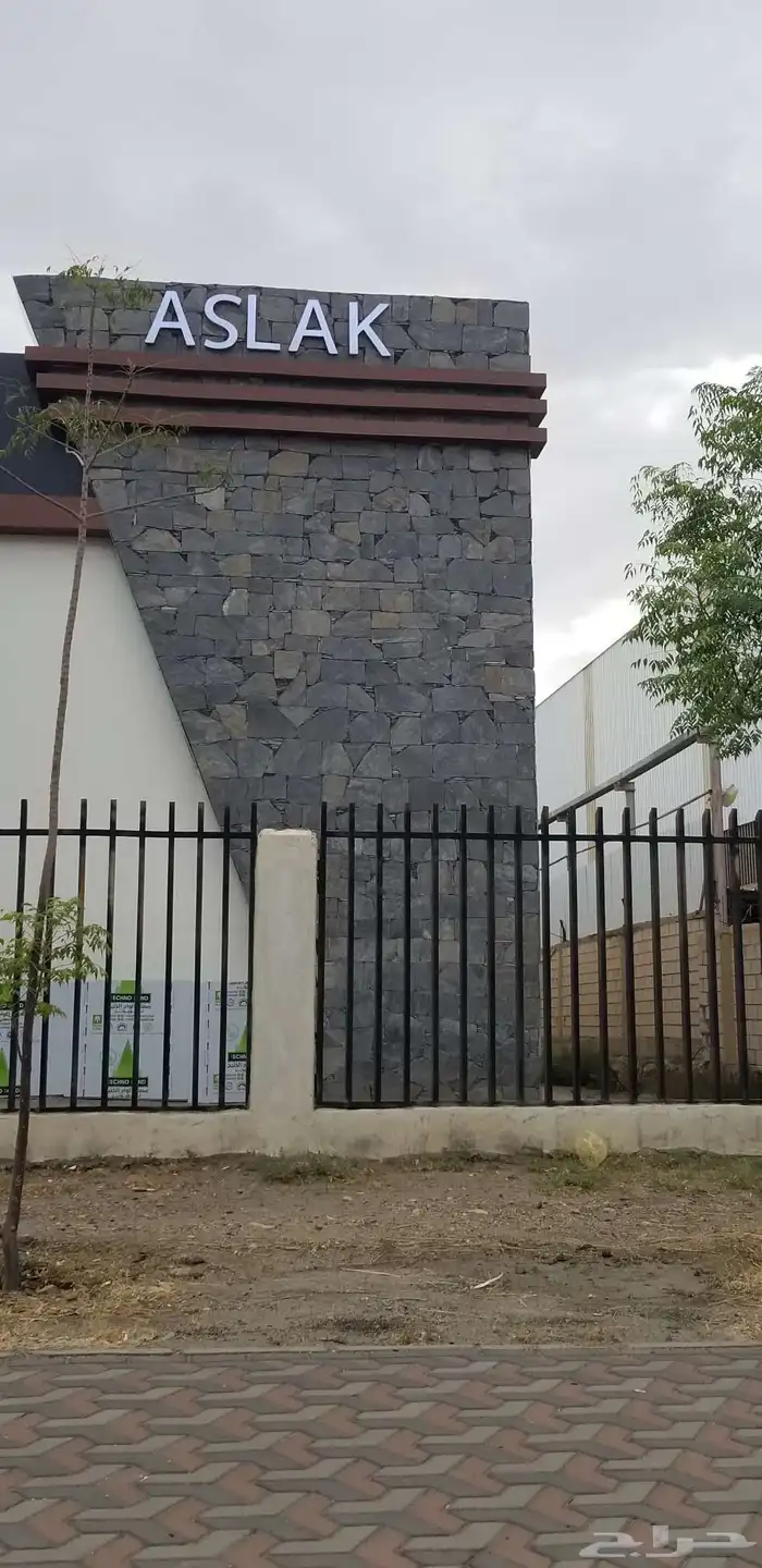 معلم تلبيس حجر متواجد في ابها 4