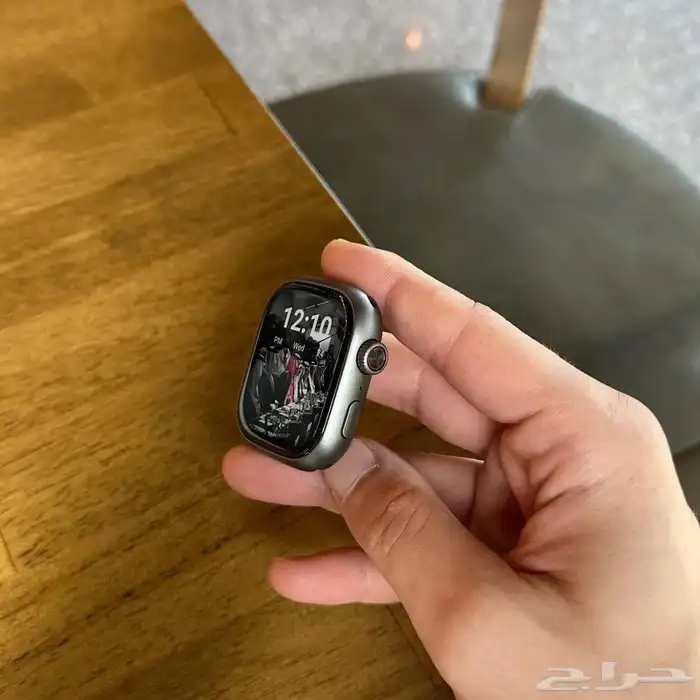 ساعه شبيهه ابل جوده عاليه وفيها جميع برامج التواصل 6