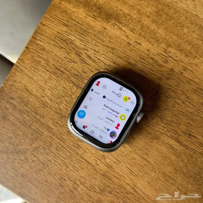 ساعه شبيهه ابل جوده عاليه وفيها جميع برامج التواصل 2