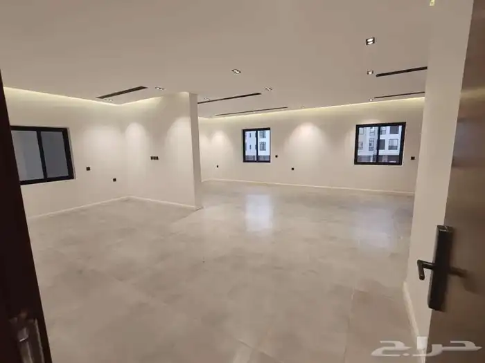 شقة 5 غرف لم تسكن بيع أو ايجار الصواري 1