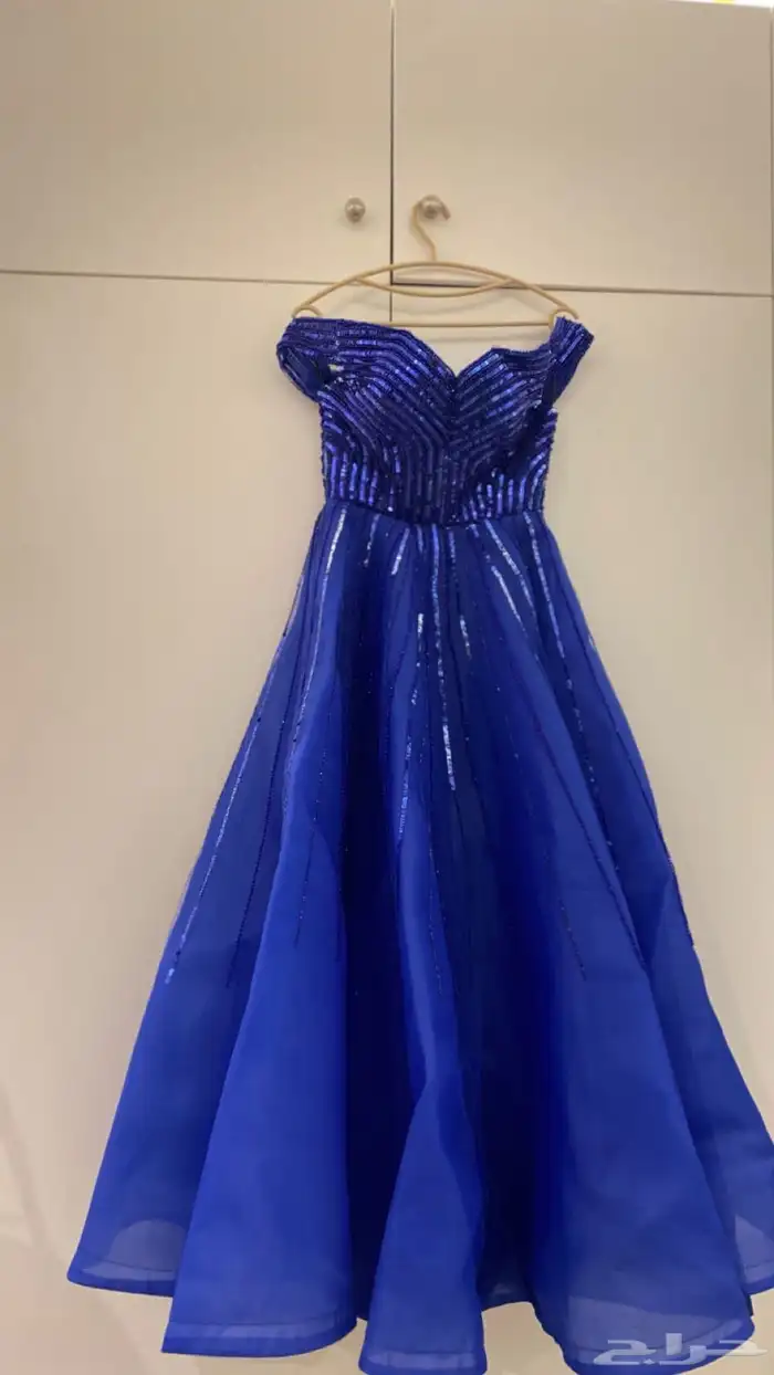 فستان نيلي فخم من تصميم مصممة سعر البيع 1500 وقابل للتفاوض 0