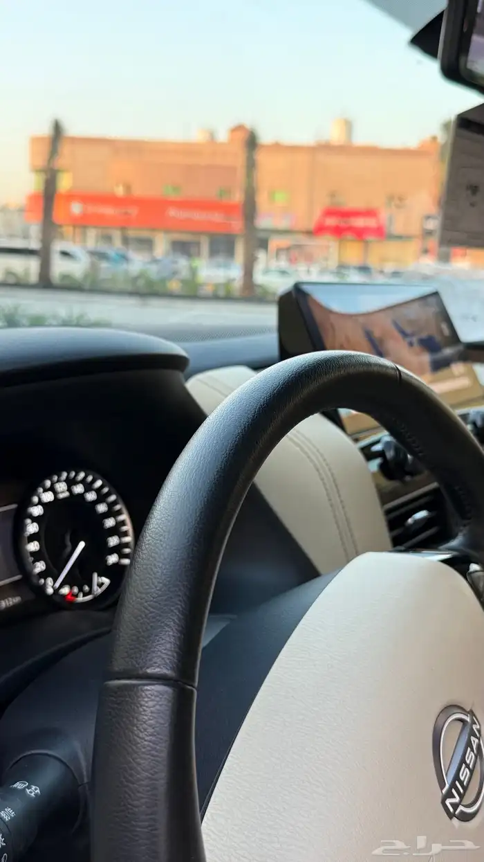 نيسان باترول SE2 نص فل 2024 - 6 سلندر 30