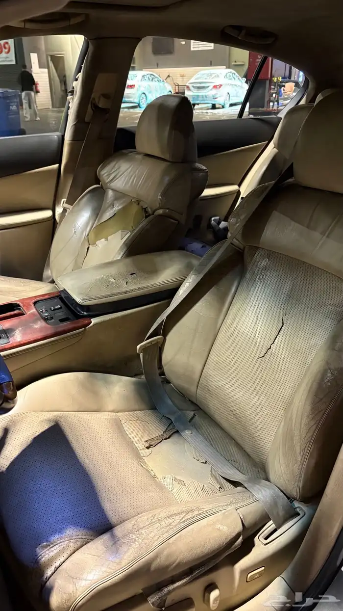 لكزس GS 300 2006 32